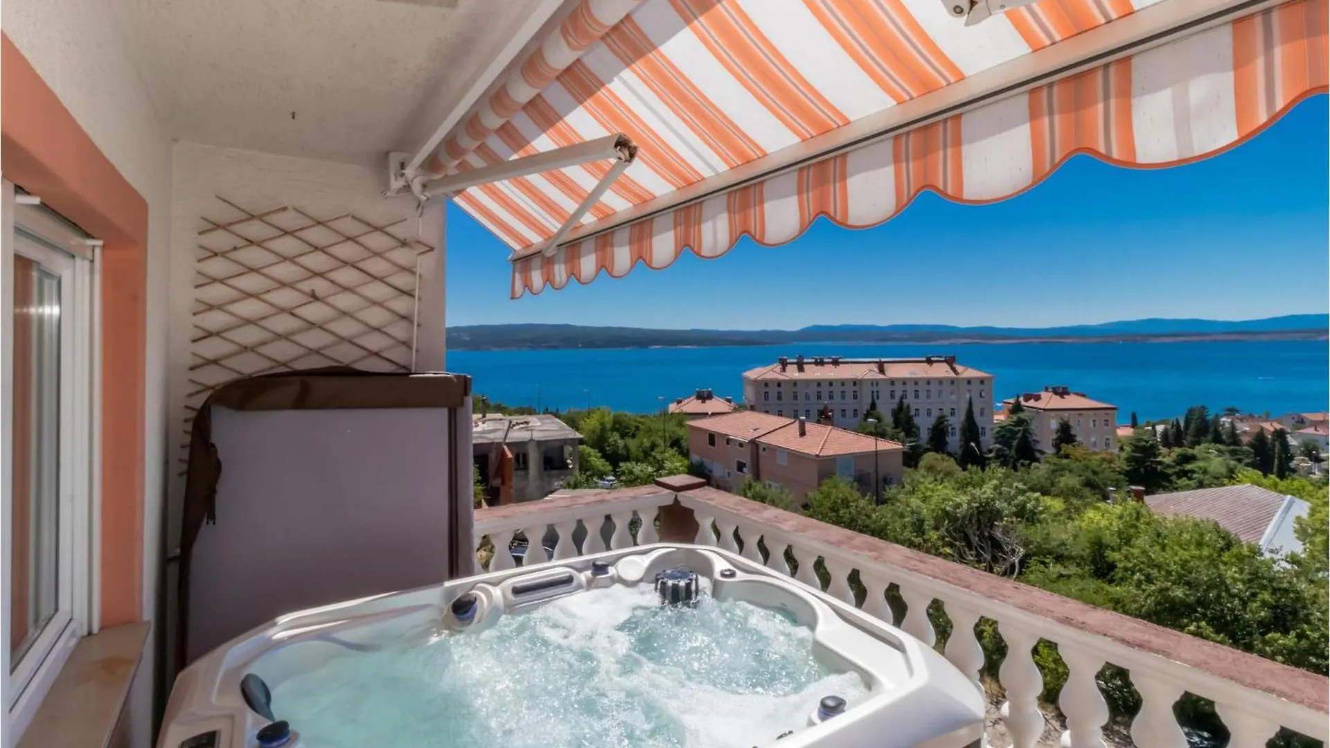 Beautiful Apartment In Crikvenica With Jacuzzi