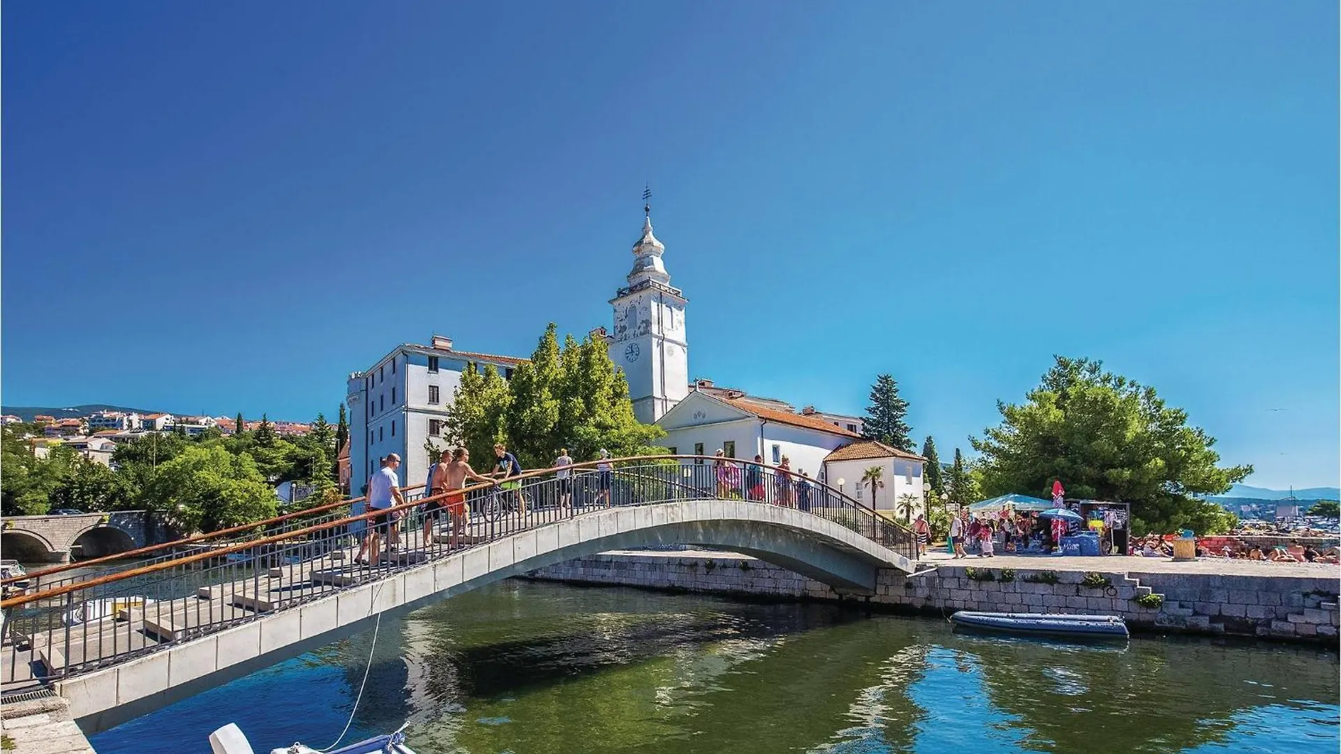 Beautiful Apartment In Crikvenica With Jacuzzi